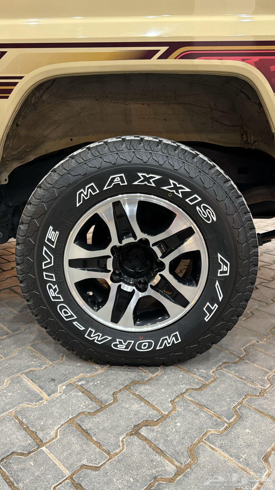 Maxus tires and Lexus rims (eyeliners)63306979162115113