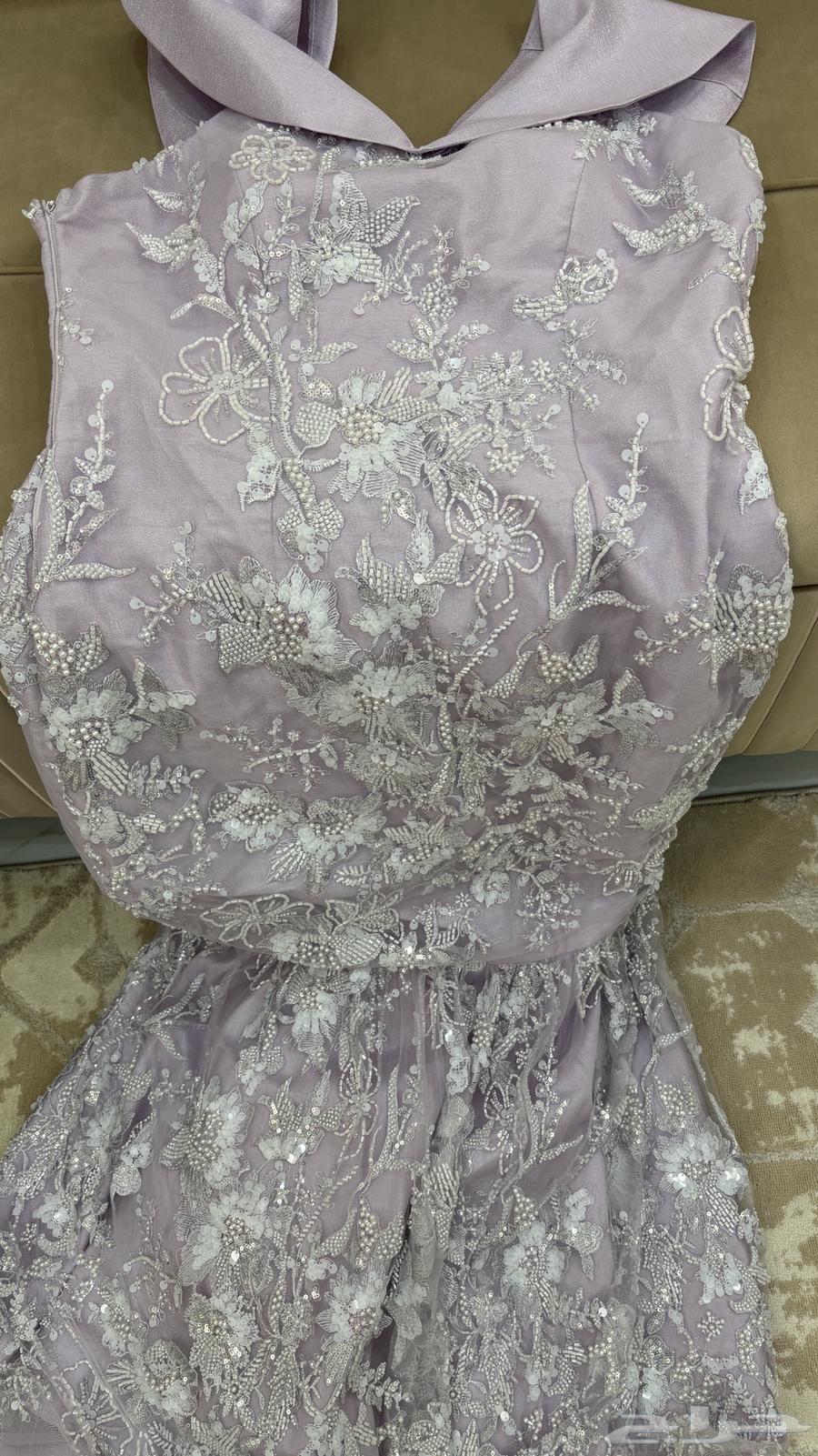 A new dress, worn for a few hours. The fabric cost 700 and tailoring 300. I want 600 for it.63200389376897114