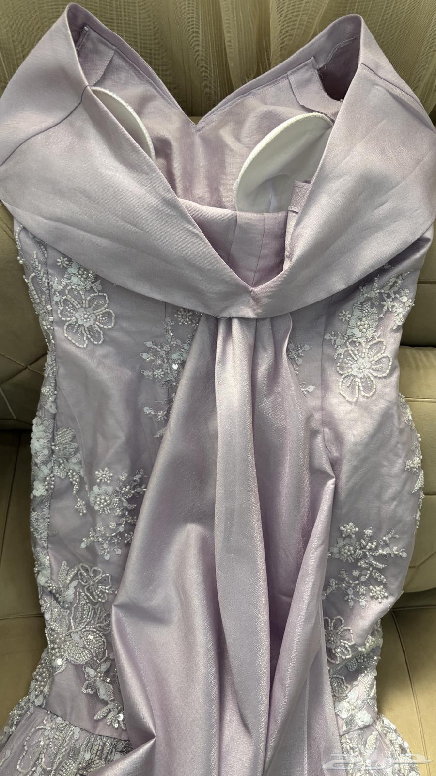 A new dress, worn for a few hours. The fabric cost 700 and tailoring 300. I want 600 for it.63200389376897111