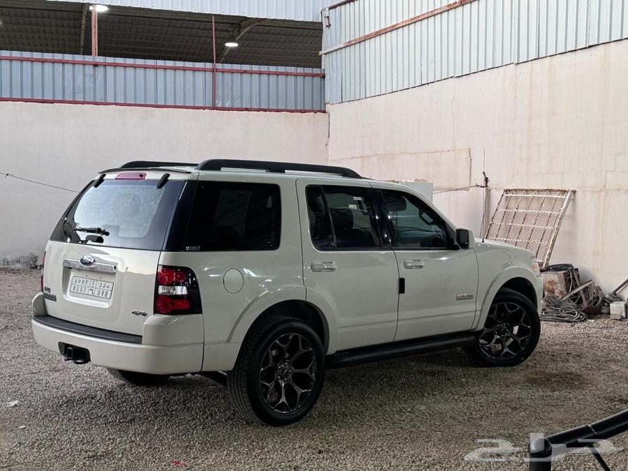 Hello, I'm looking for a 2008 Ford Explorer with 300,000 km on the odometer. Contact me at 53263505.63305811366274112