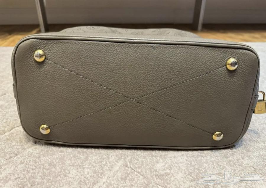 Louis Vuitton Stellar Mahina Leather Bag Gray Large63200385534723111
