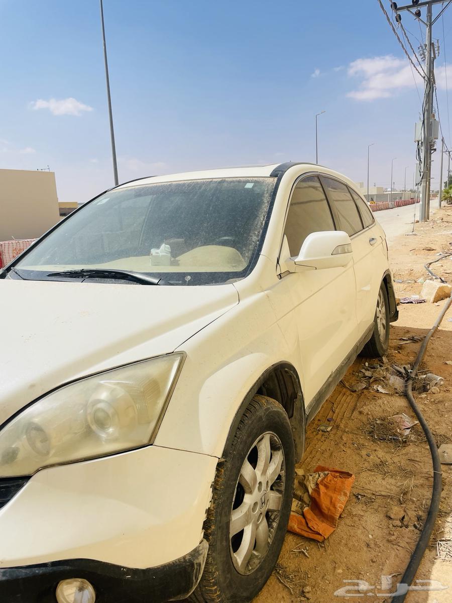 Honda CRV 2007 car for sale, price 8000 Riyals63305968613761111