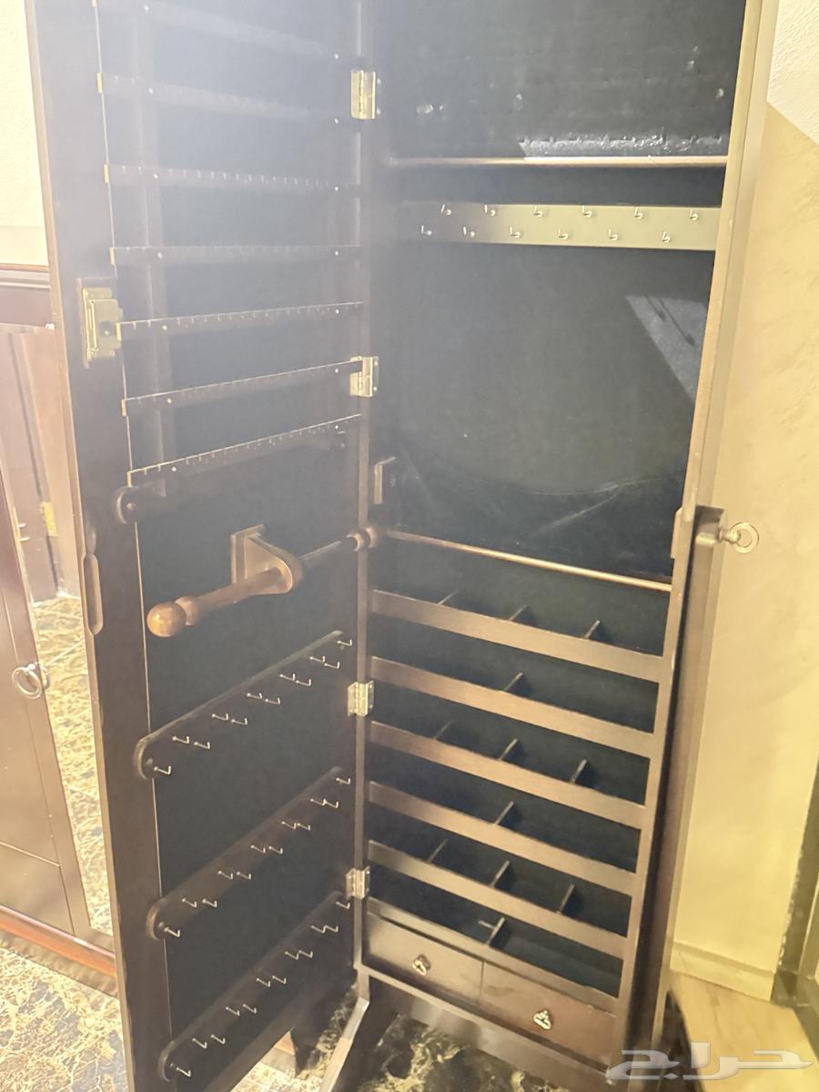 Mirror with accessories holder63198341812481111