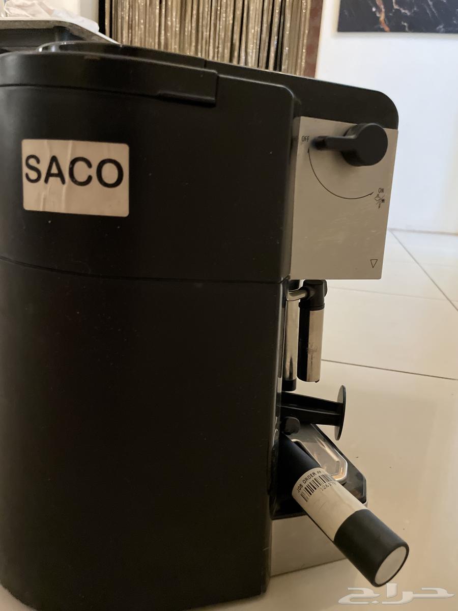 The coffee machine has only been used once, and all its parts are present.63197846810626111