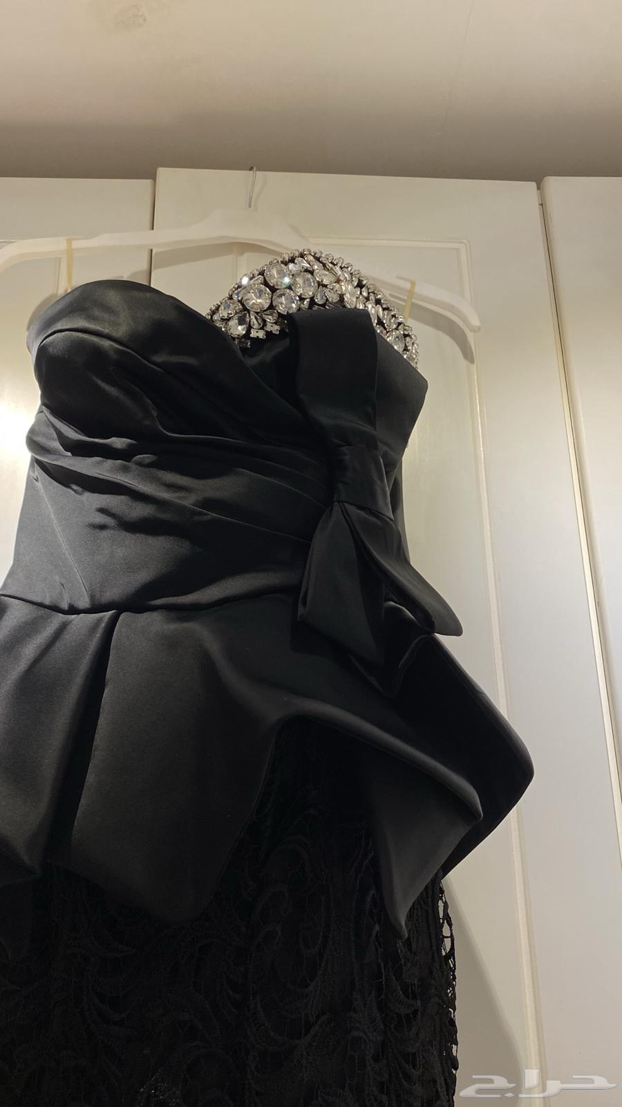 A soft and very elegant evening dress63518090374145112
