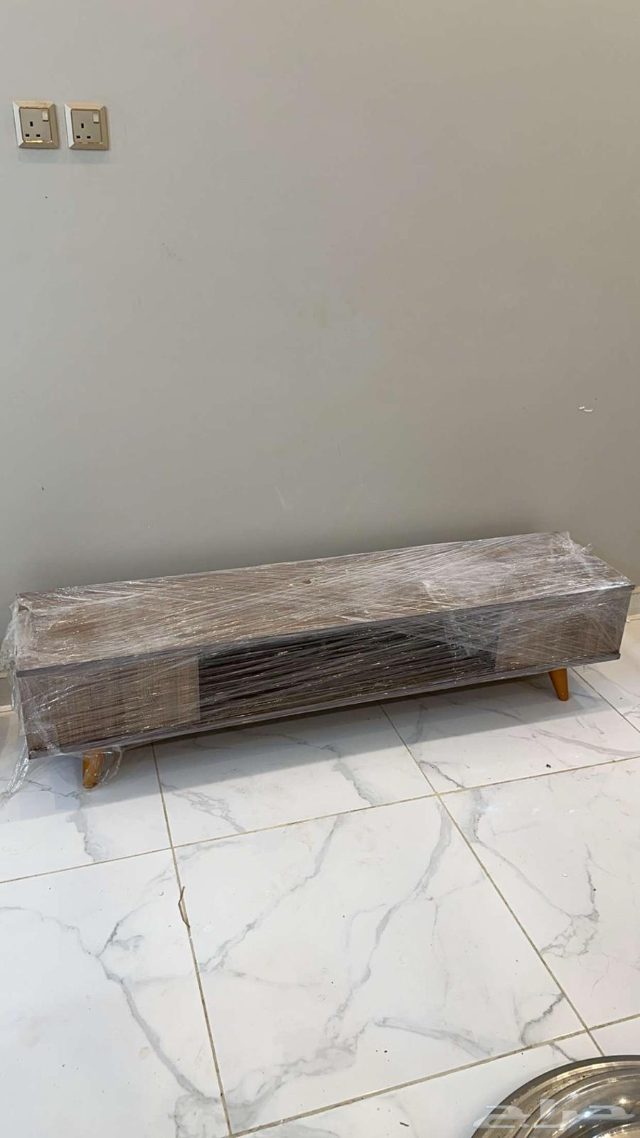 Television table631983599459871120