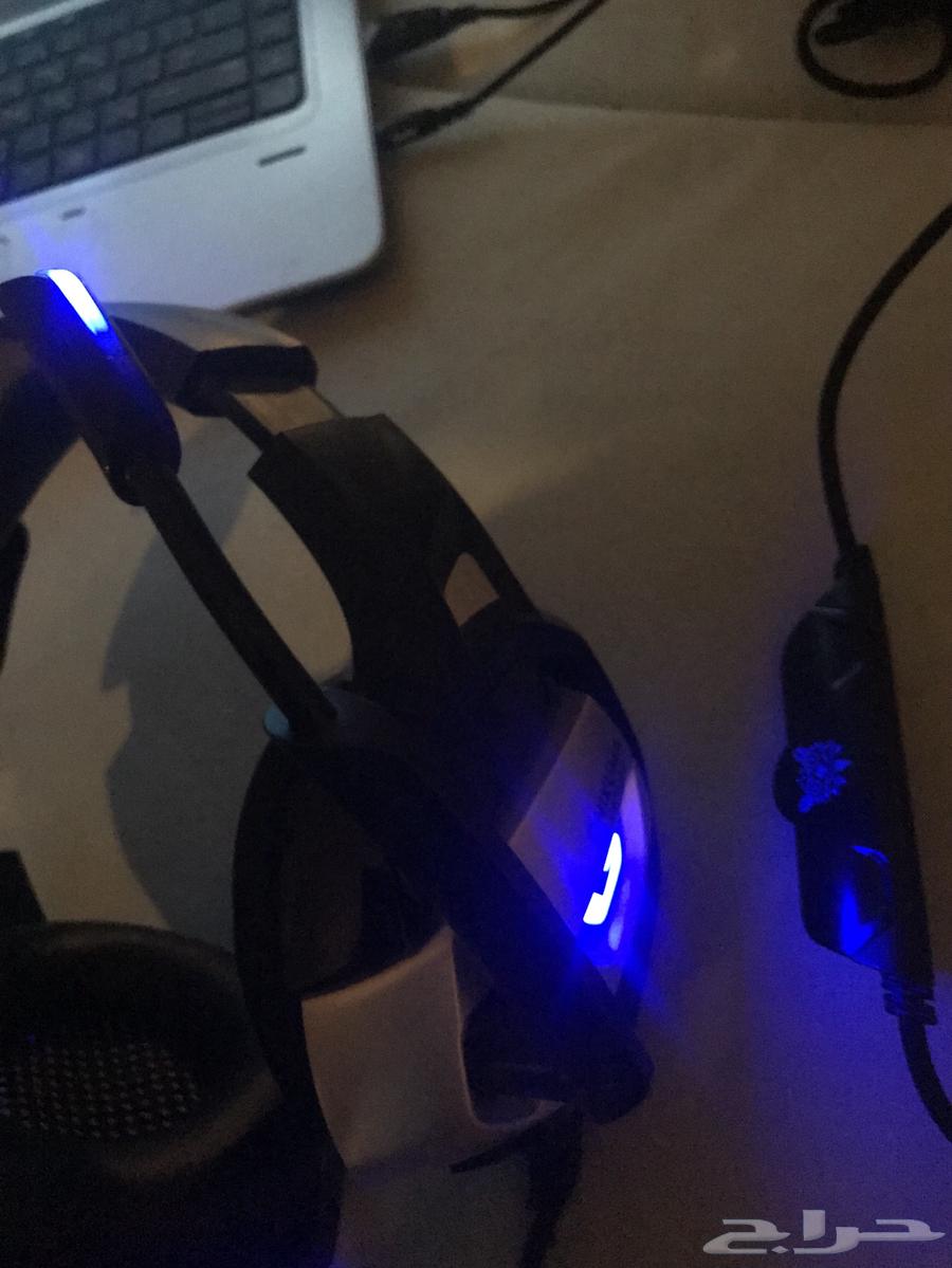 Headphone with microphone and features63198360041602111