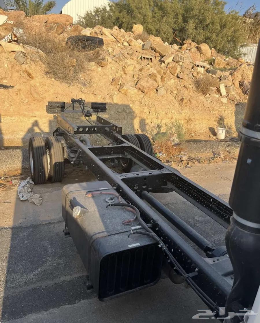 Dina Isuzu 4-ton long chassis 4.95 202463297979689601113