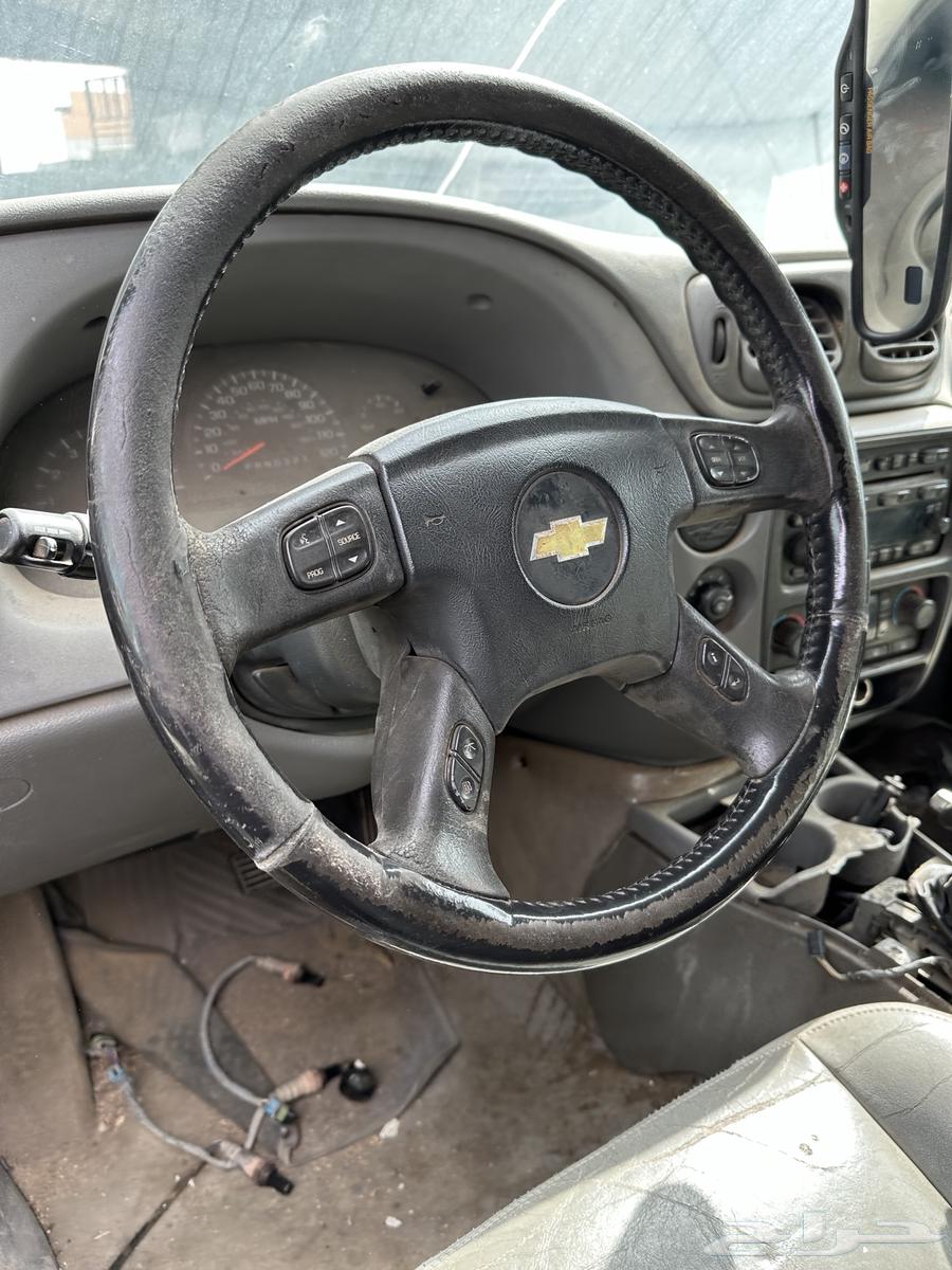 Blazer 2006 model, engine damaged, transmission damaged, for parts only.63295935158914112