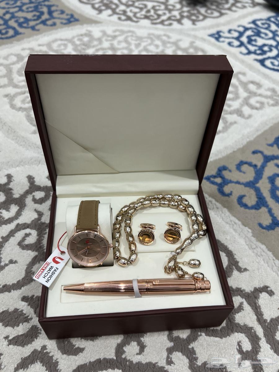 Watch sets, prayer beads, caps, and pens63193322150913114