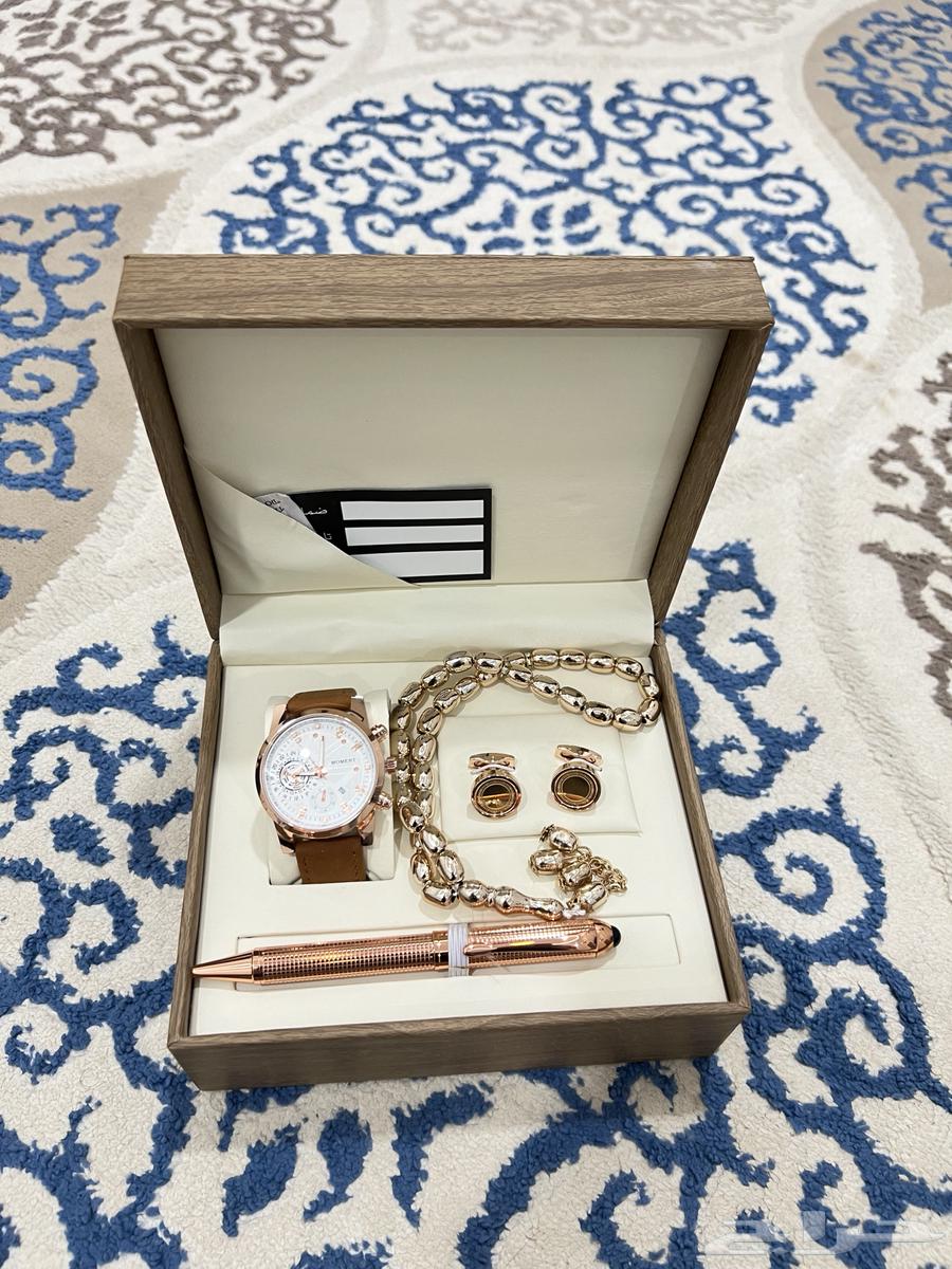 Watch sets, prayer beads, caps, and pens63193322150913111