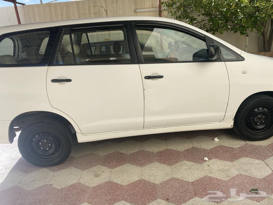 Innova 20014 with minor front collision, well-maintained, accident-free from agency63295864258050110
