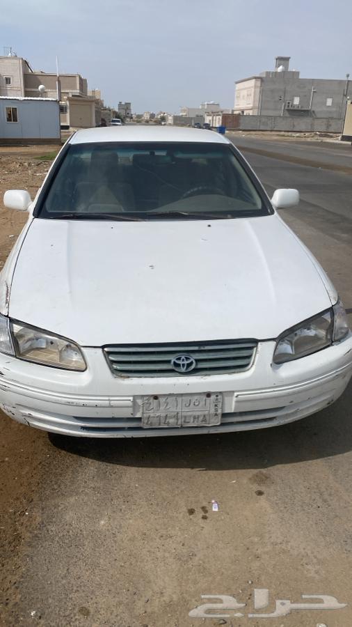 Selling a 2000 model Camry car63296006521603111