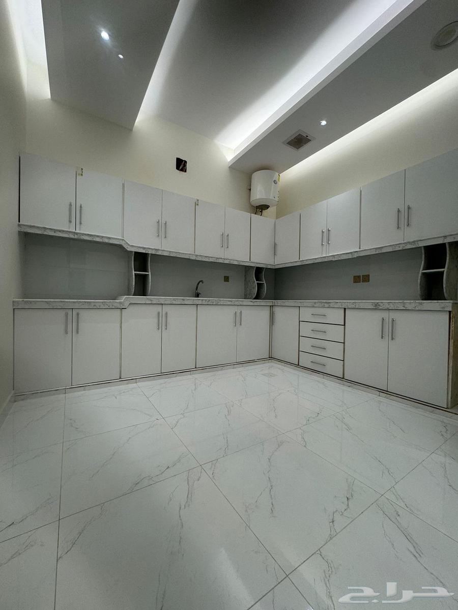 شقه مدخل مشترك للايجار- حي سلطانه62884385977858110