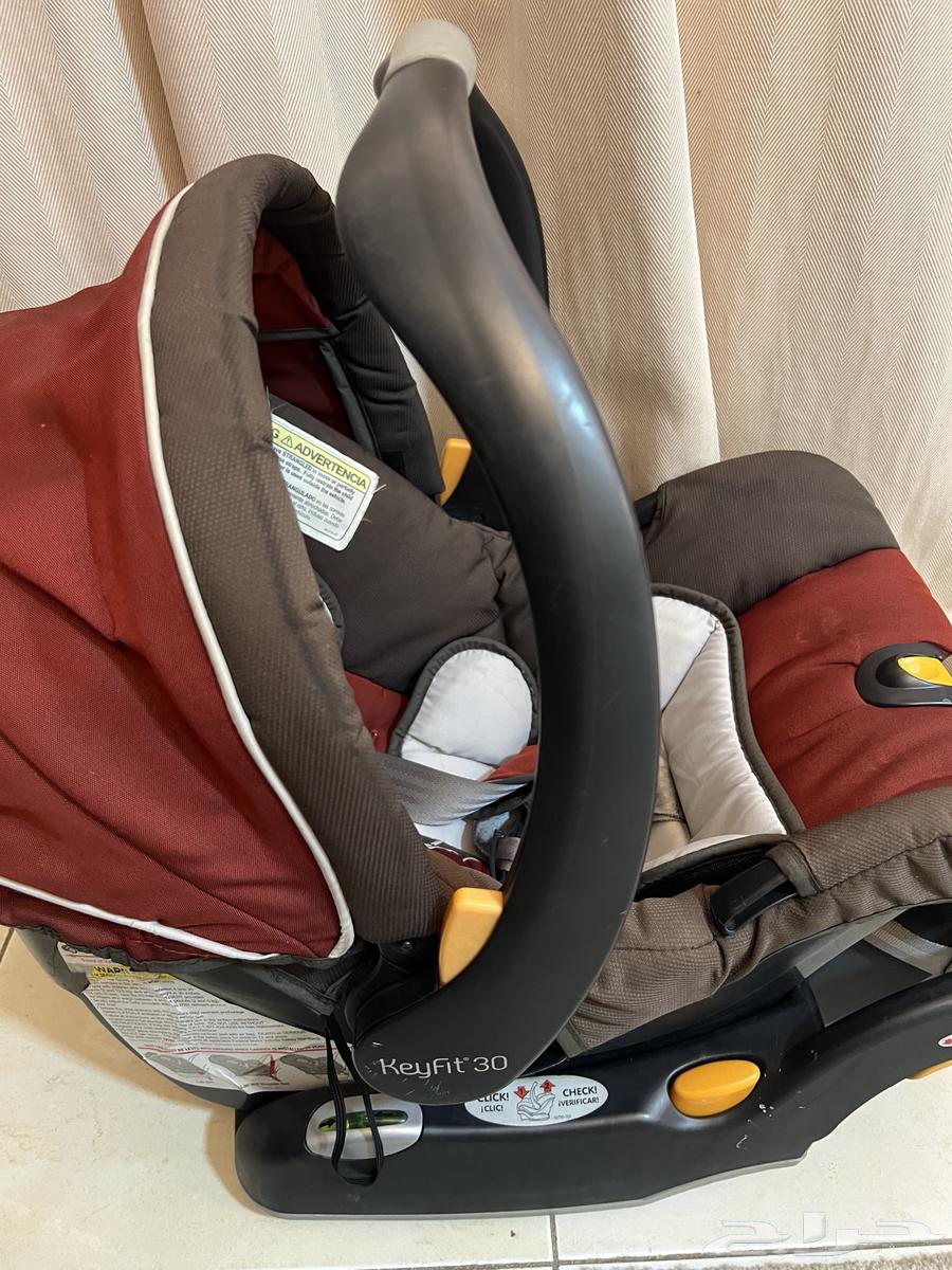 Arabic and Chicco car seat in excellent condition63192319380867112