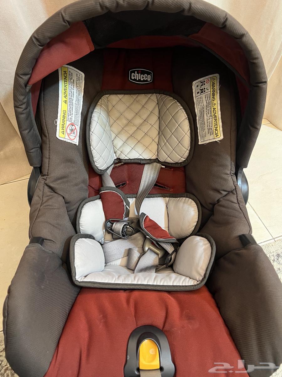 Arabic and Chicco car seat in excellent condition63192319380867111