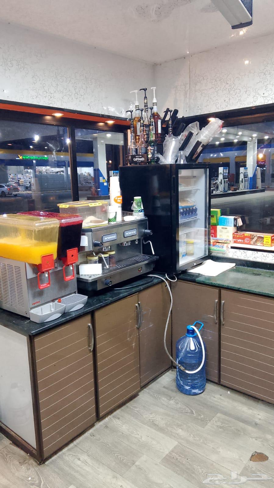Mobile kiosk with all items for sale63009164860419111