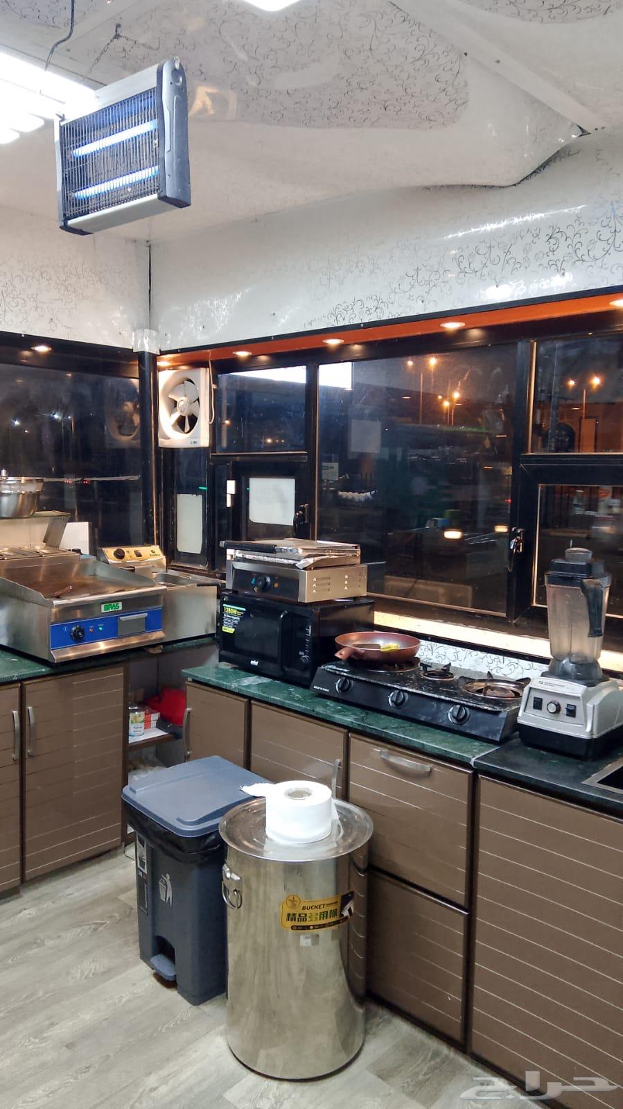 Mobile kiosk with all items for sale63009164860419114