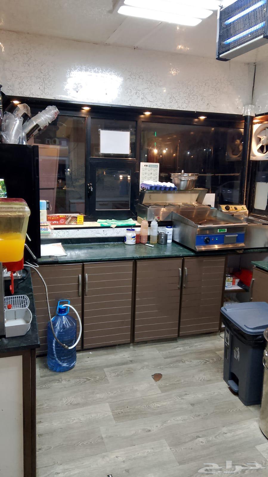 Mobile kiosk with all items for sale63009164860419112
