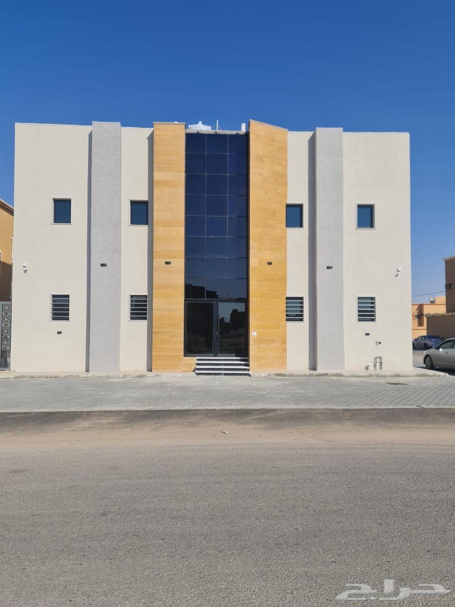 للبيع عمارة فخمة حي النايفية حفر الباطن63009380742786113