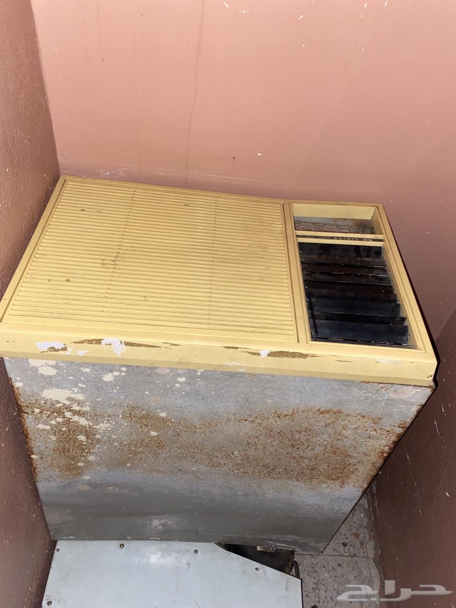 The air conditioner is working, Freon full, thanks to God, may God bless him, clean without defects63185984556674111
