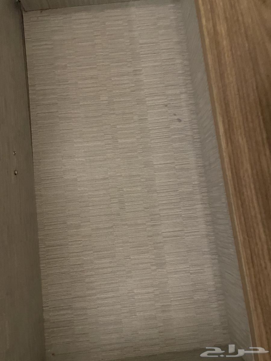 Table screen63281372402049111