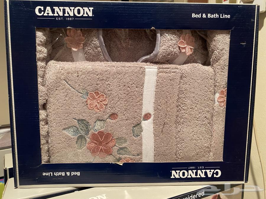 Canon brand bathrobe and towel set63185984135170112