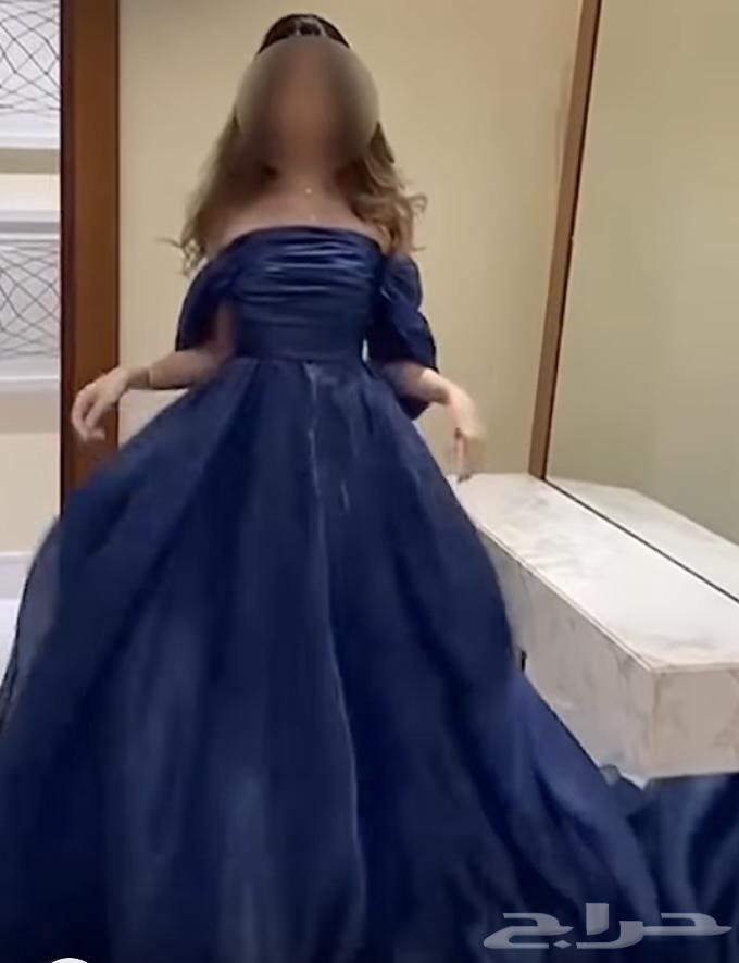 الفستان نفس اللي بالصوره والمقاس S زي المودل لبسته مره وحد631884097067531127