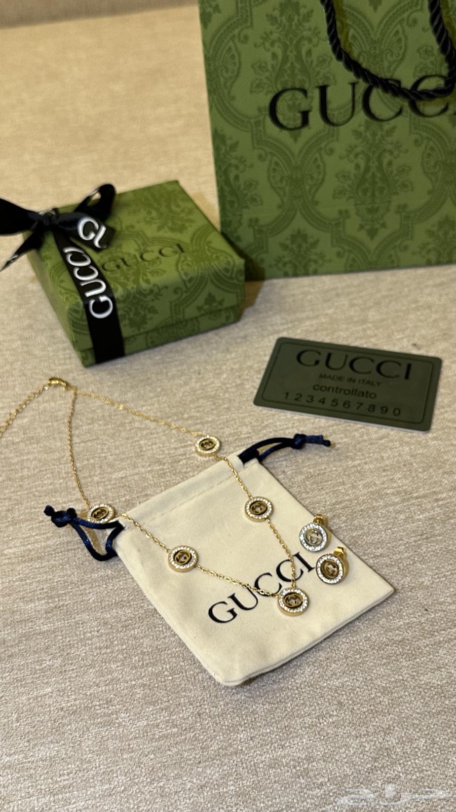 Gifts, rings, and high-quality branded accessories at a discounted price63185458926851112