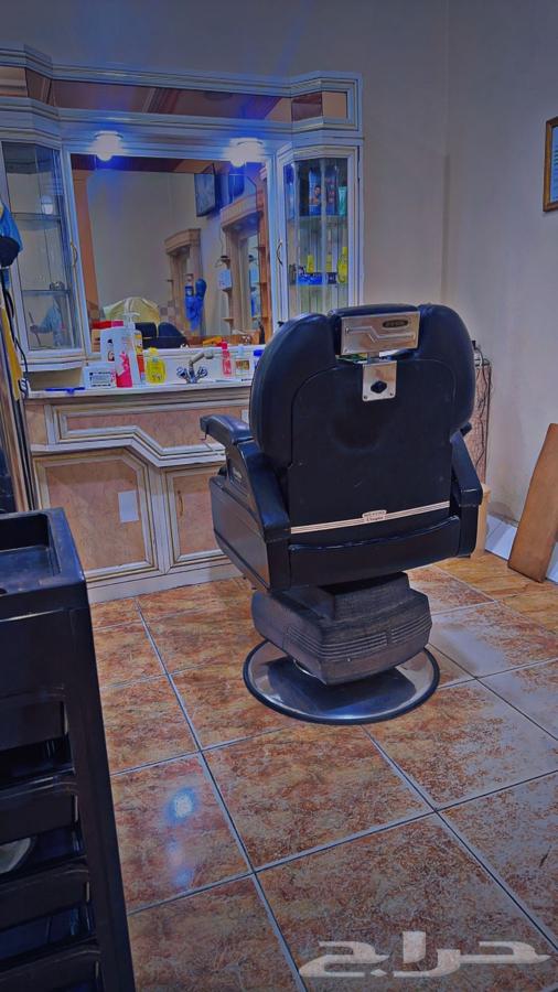 Barber shop two openings for kissing with full63009269777282113