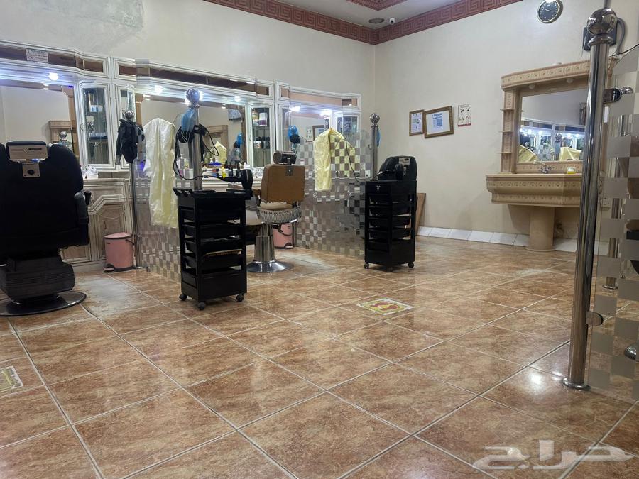 Barber shop two openings for kissing with full63009269777282111