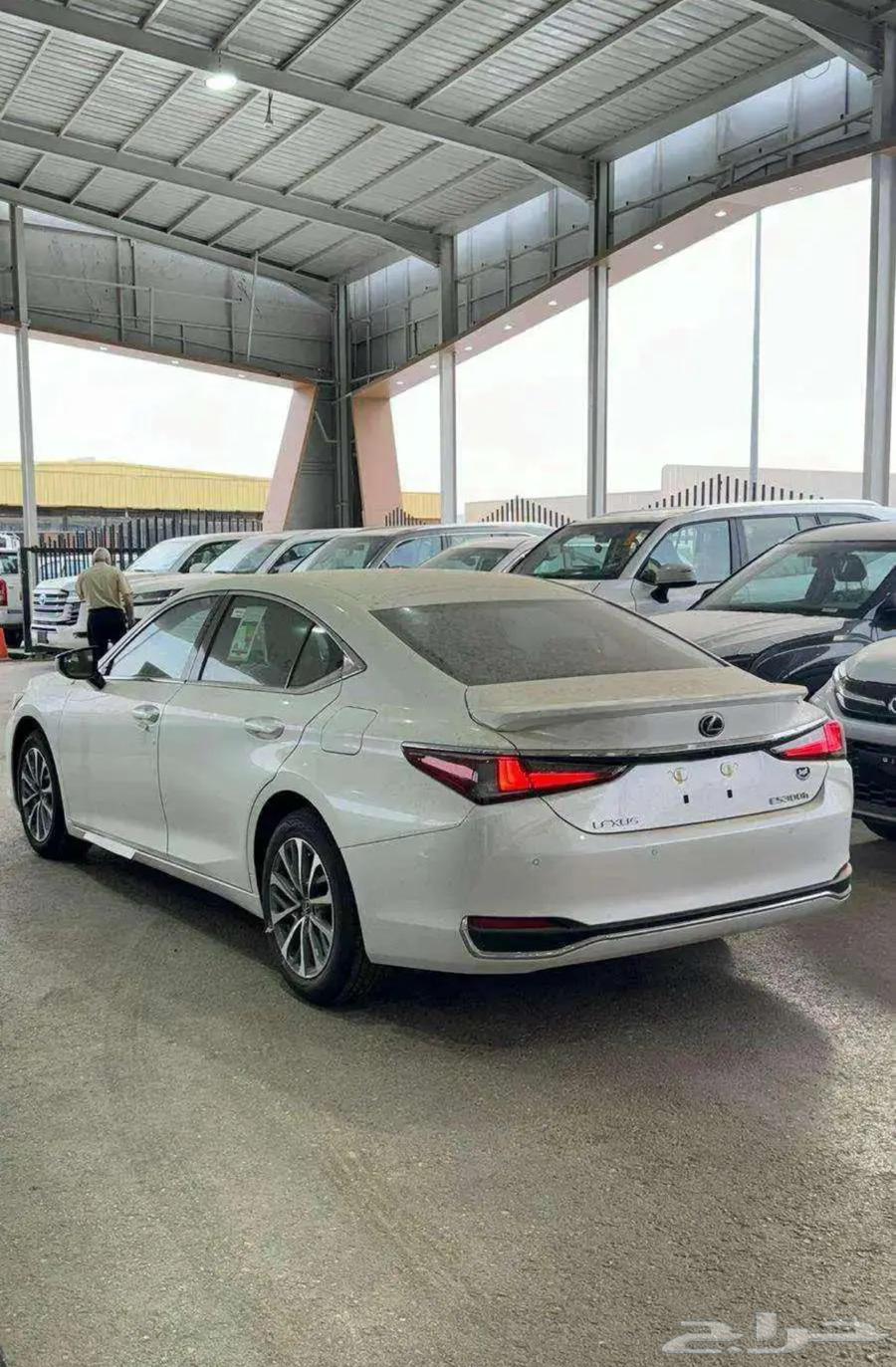 عرض اليوم  لكزس ES250 AA 202563276554655105113
