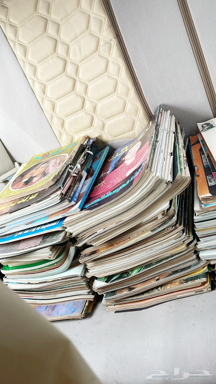 A collection of old magazines altogether63512161139970111