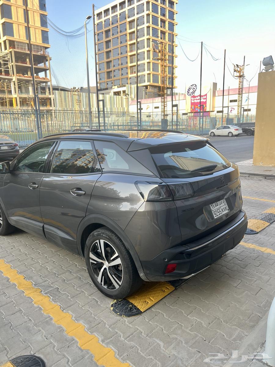 Peugeot 3008 2027 has only traveled 66,000.63272665767681114