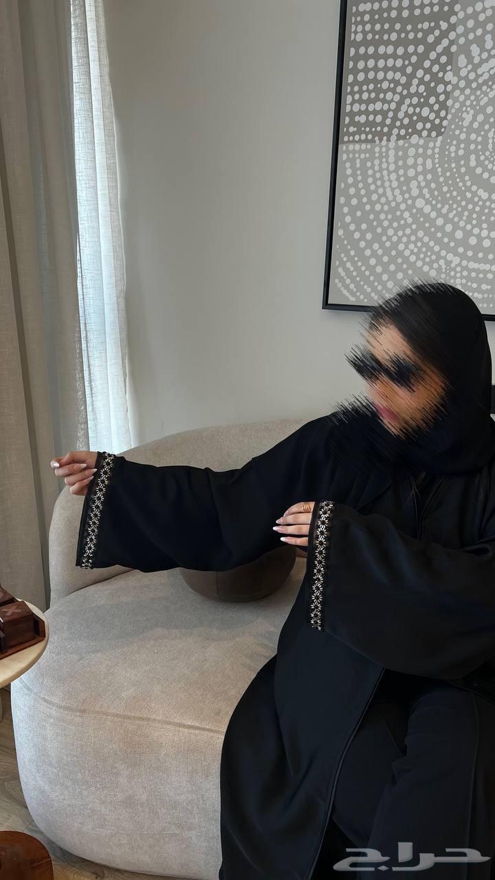 عباية على كم كريستال63181541691907114