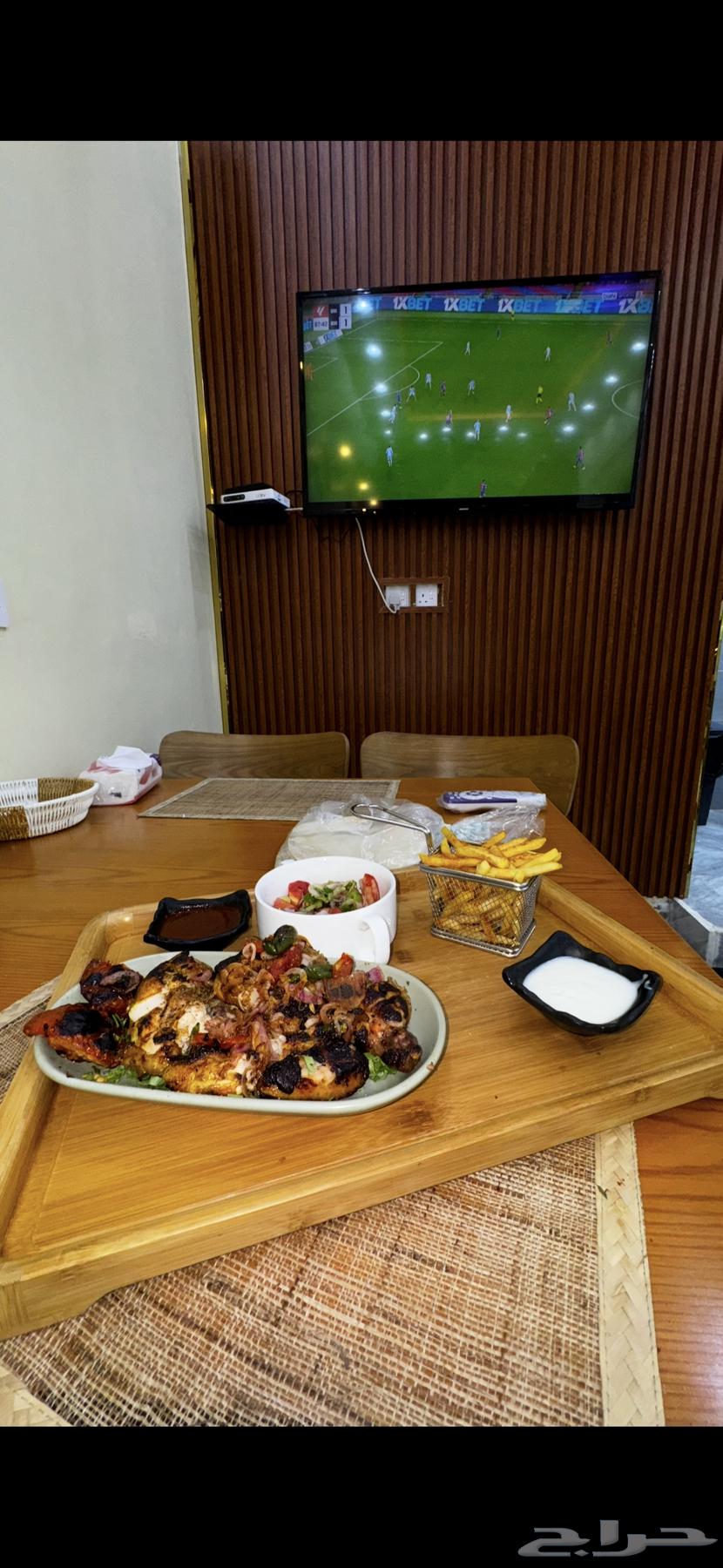 A fully equipped, complete restaurant that meets all health requirements with accommodation for workers63009270564099114