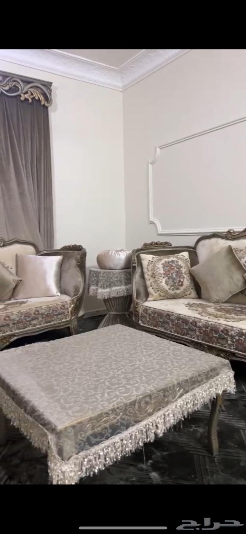 Air conditioner and bedroom63179576729473111
