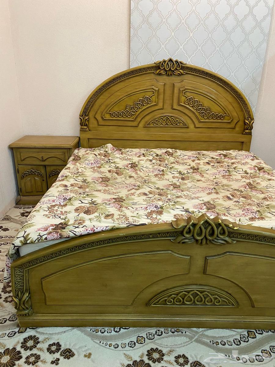 The bedroom is in good condition63177348525954112