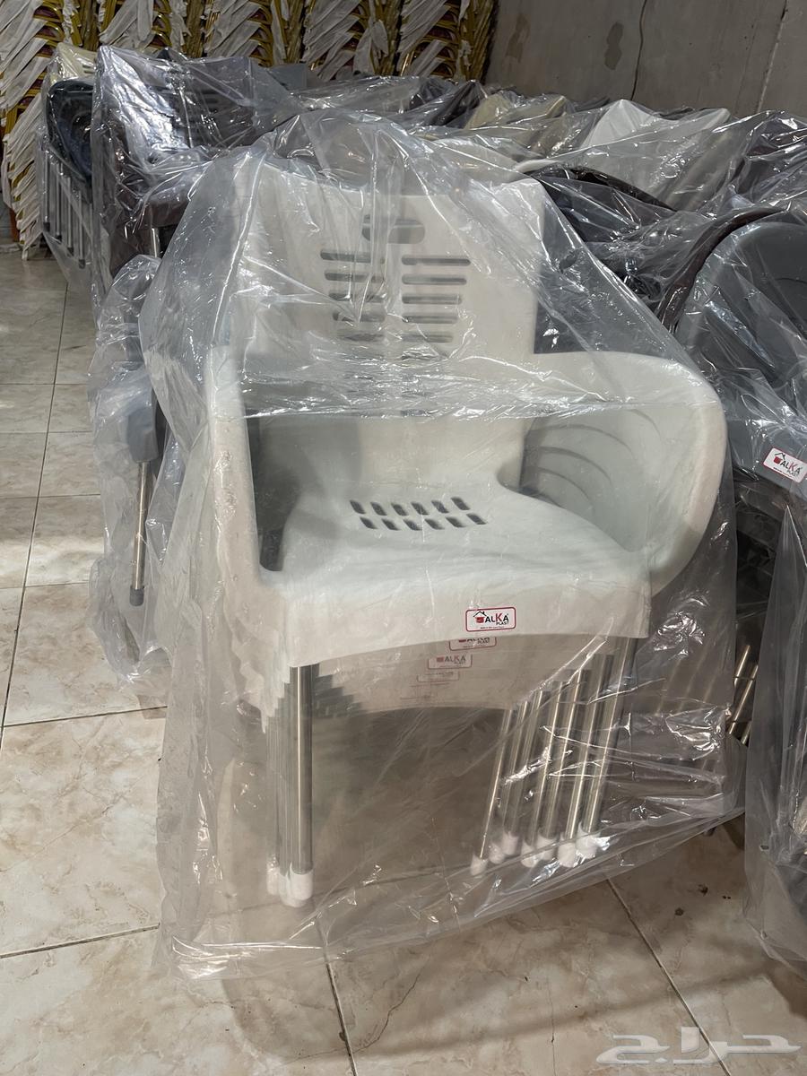 Single plastic chairs  
Plastic chair with aluminum base63176852399491113