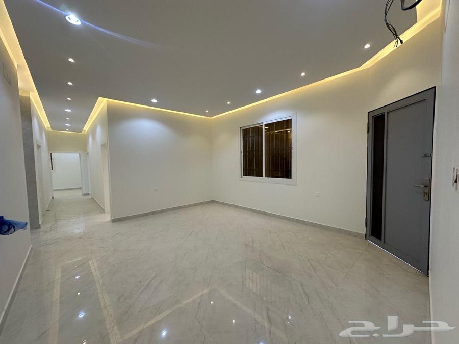للبيع شقق ارضيه بحي النقره فيهم واحده زاويه63009502534403114