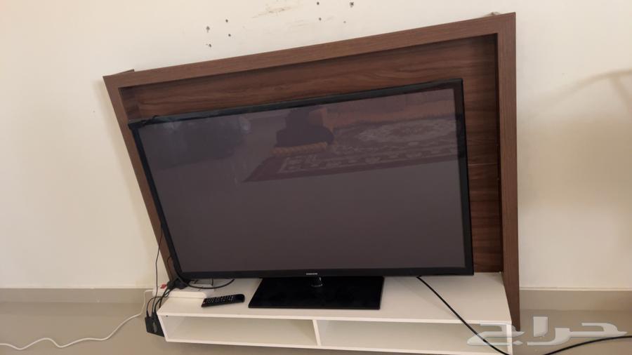 طاوله تلفزيون خاليه من العيوب   على السوم63178163259649115