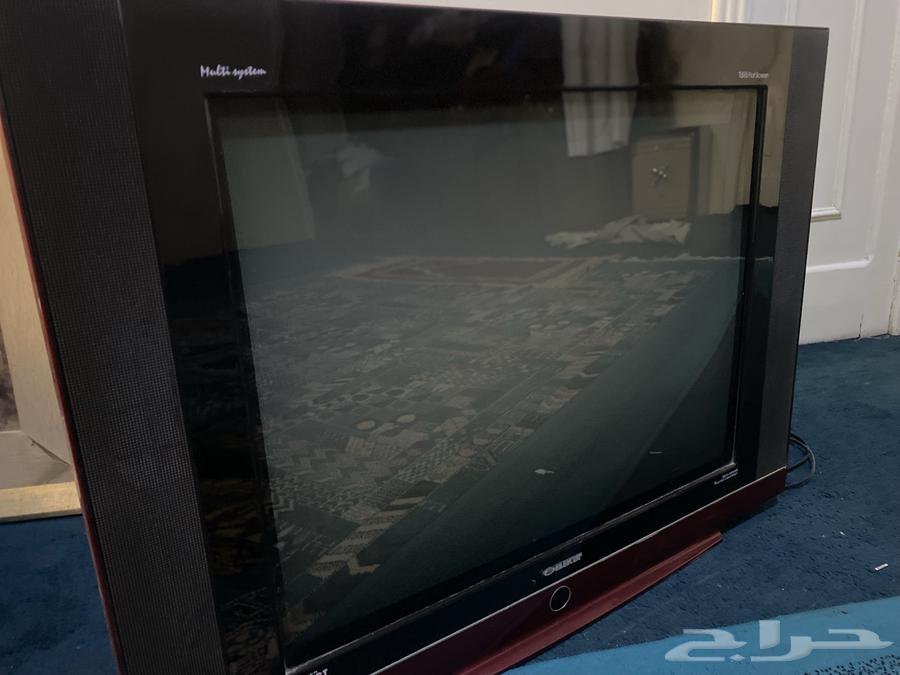 Old televisions63510393087361112