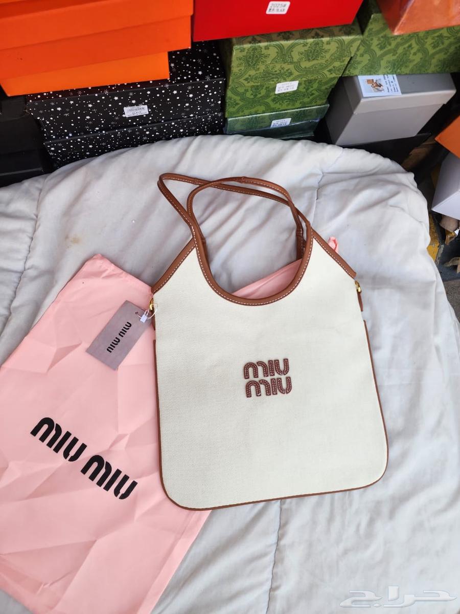 Different styles of Miumiu bags63176852605569113