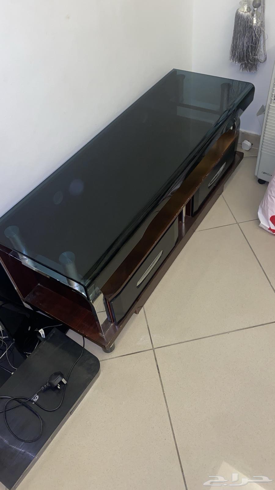 طاولة تلفزيون63175935199618113