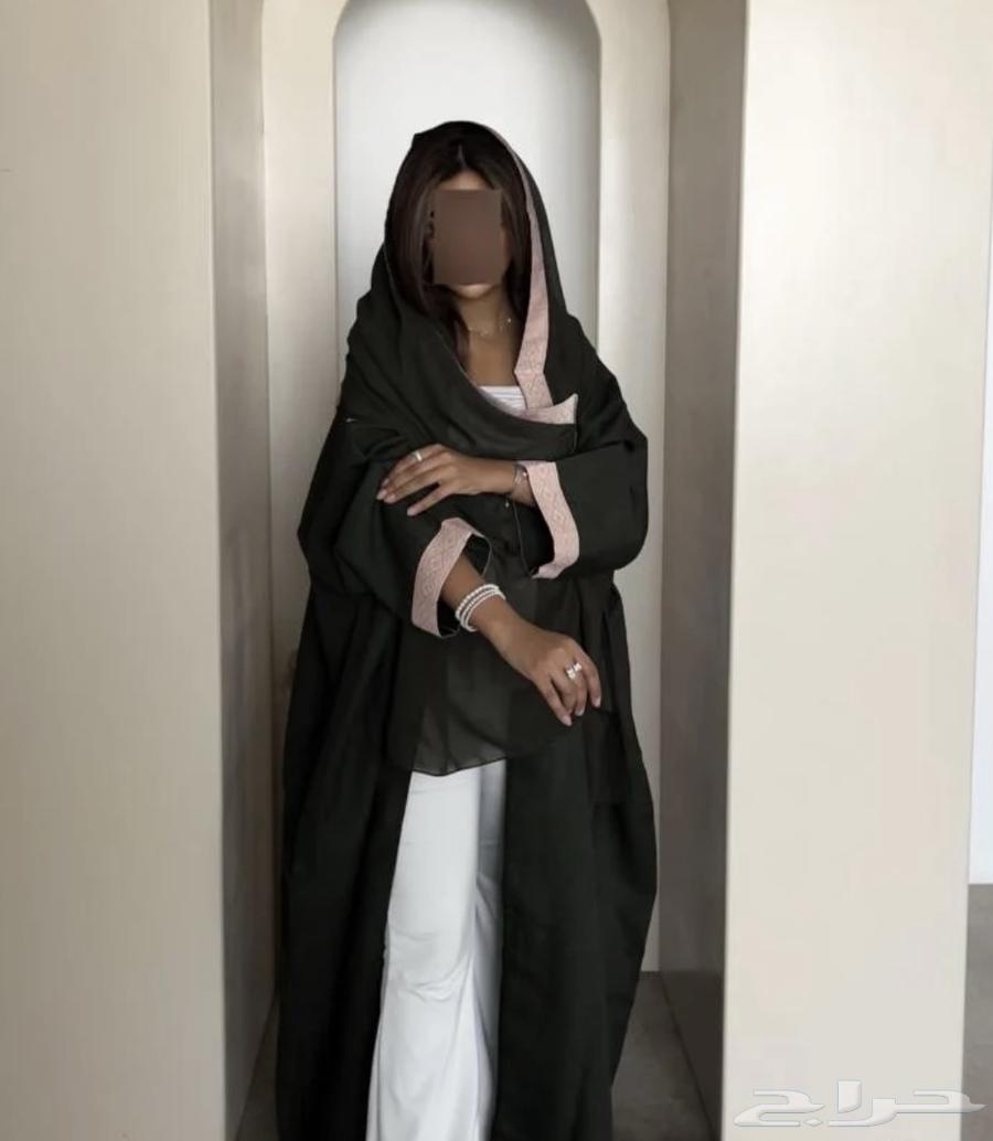 A colorful abaya63175467863299111