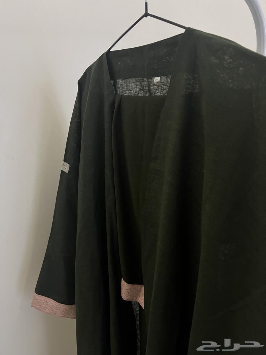 A colorful abaya63175467863299113