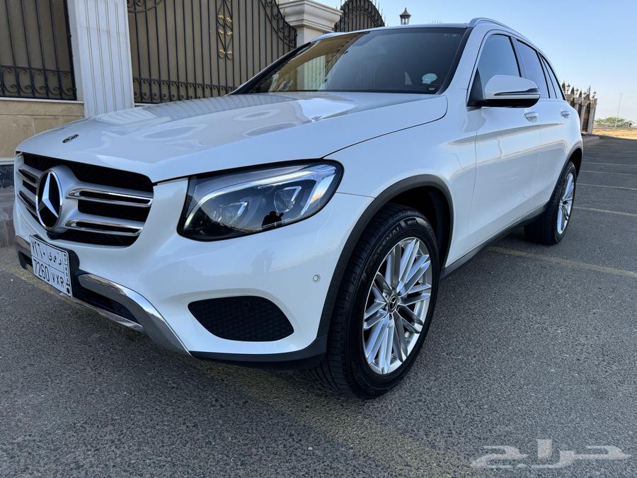 Mercedes GLC 300 2018 with panoramic roof, high cleanliness, sold63266122024321116