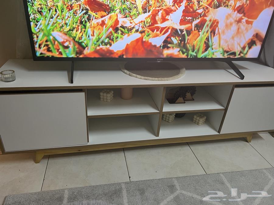 طاولة تلفزيون63177367369474112
