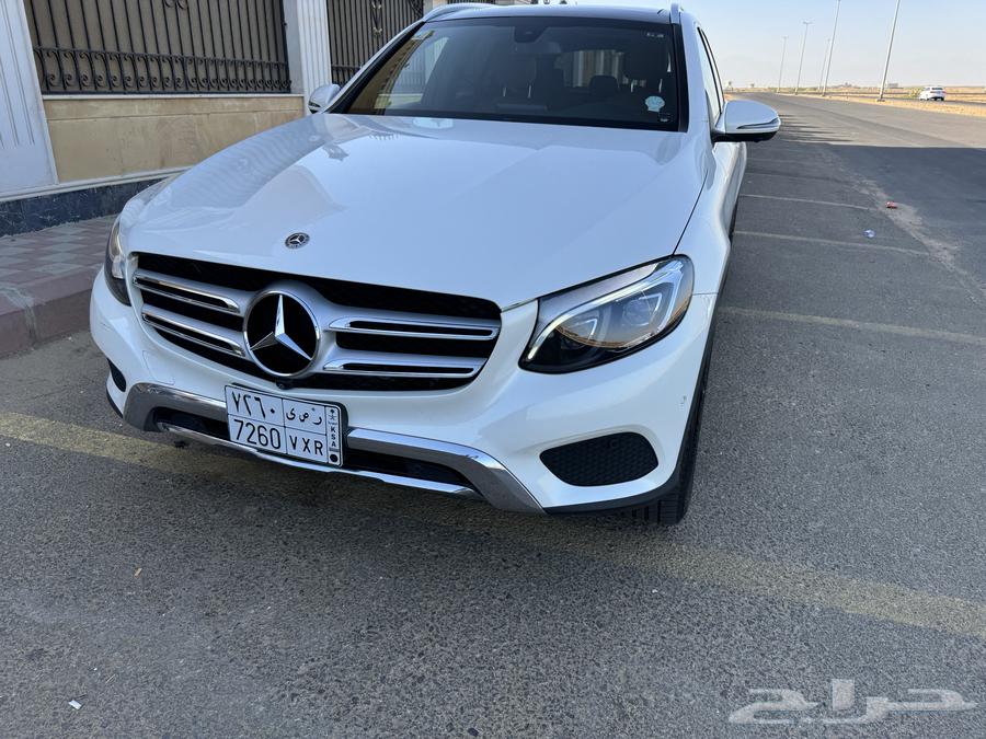 Mercedes GLC 300 2018 with panoramic roof, high cleanliness, sold63266122024321111