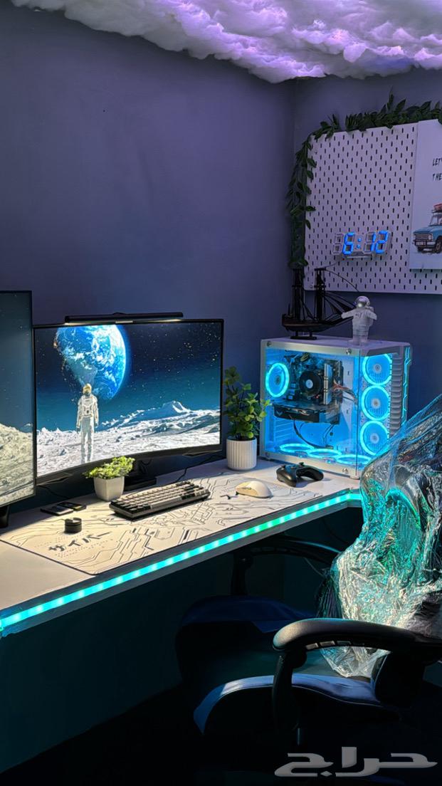 A PC with a new screen, but it has nothing, no operating system, nothing.63174546992771113